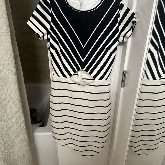 Black and white cocktail dress - Picture 3 of 6